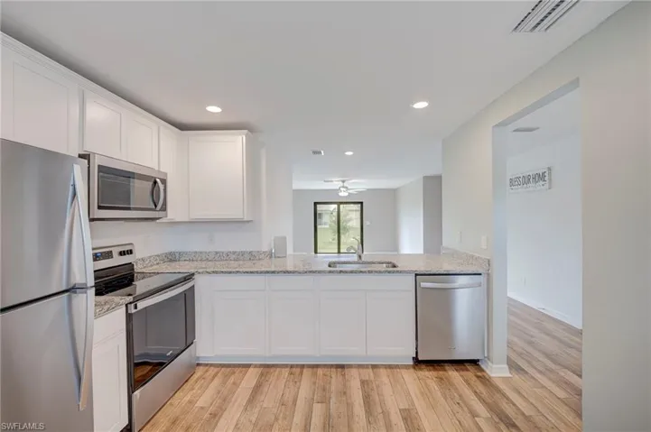 150 Blackstone Dr, Fort Myers, Florida 33913