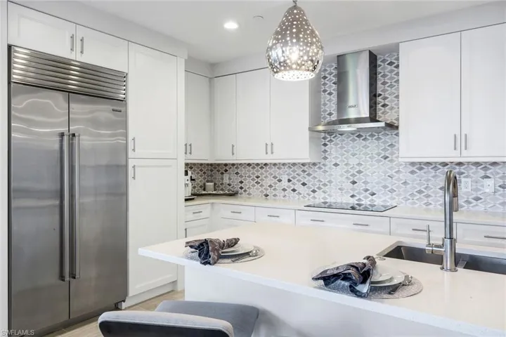 Subzero and Wolf Appliances - GAS COOKTOP option in kitchen