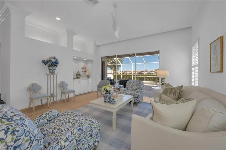 Living Room to Lanai