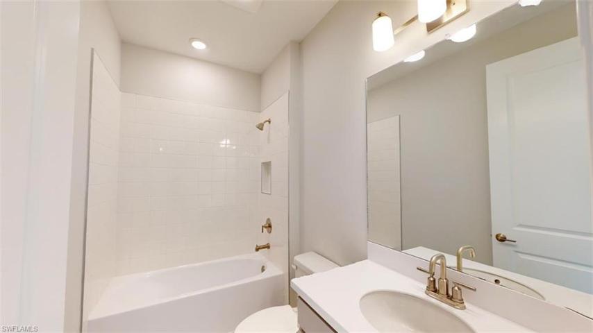 10 SW 34th Avenue