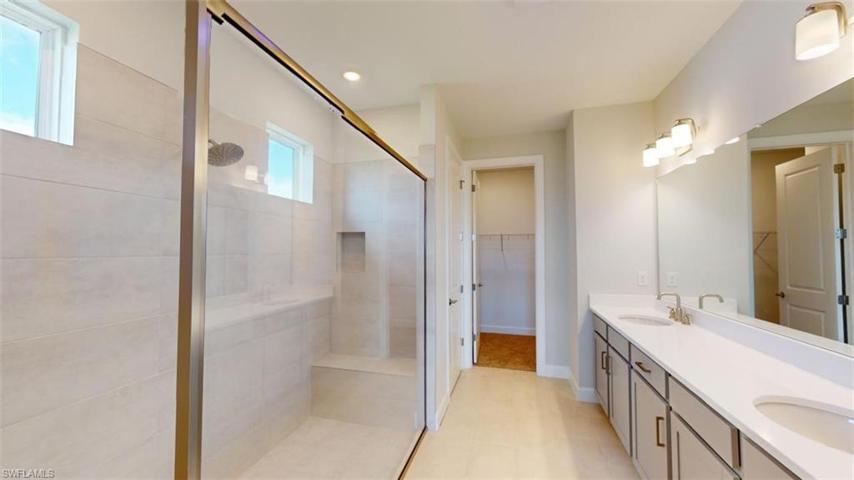 10 SW 34th Avenue