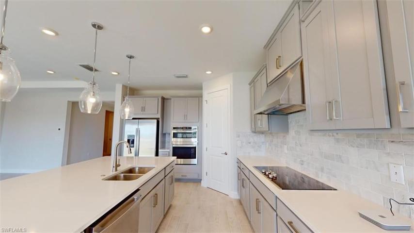 10 SW 34th Avenue