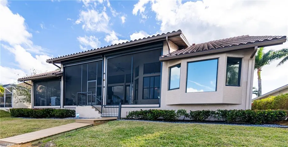 5160 Harborage Dr, Fort Myers, Florida 33908
