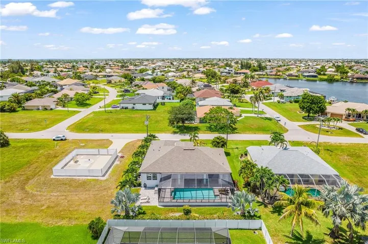 3306 Sw 3rd Ter, Cape Coral, Florida 33991