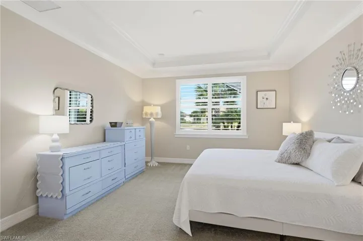 King size bed