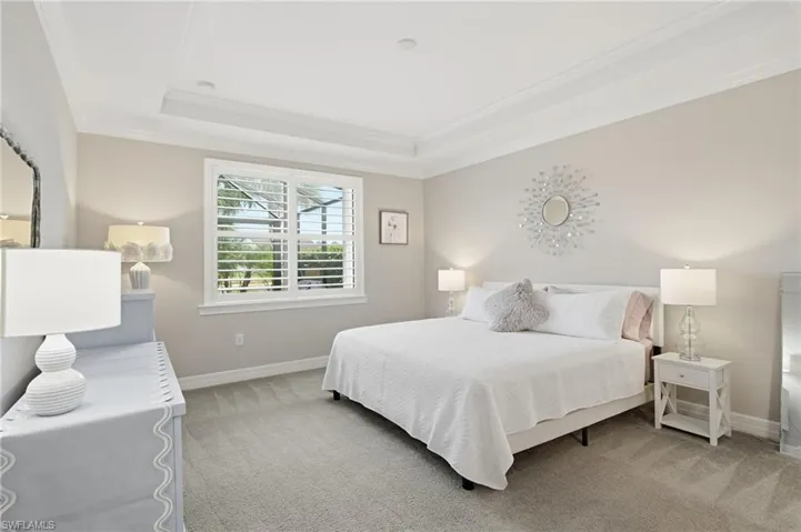 King size bed