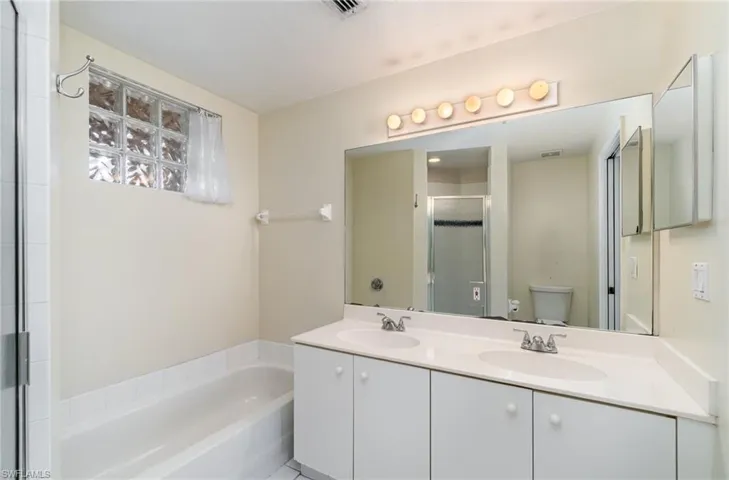 2408 Millcreek Ln 104, Naples, Florida 34119