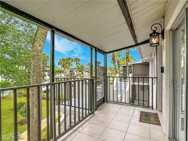 4079 Northlight Dr 2, Naples, Florida 34112
