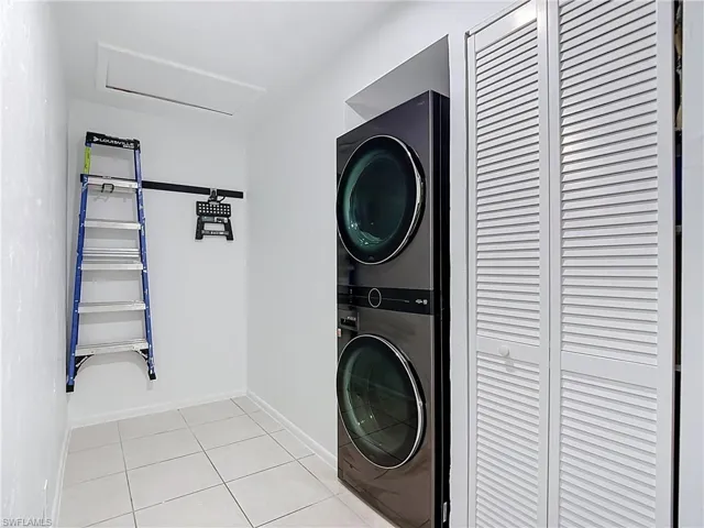 4079 Northlight Dr 2, Naples, Florida 34112