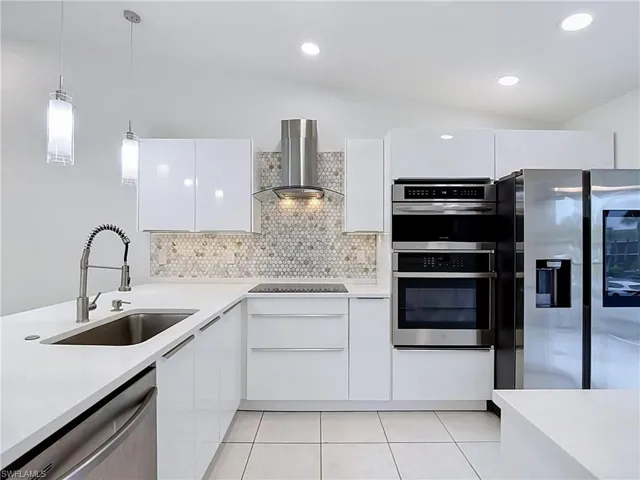 4079 Northlight Dr 2, Naples, Florida 34112