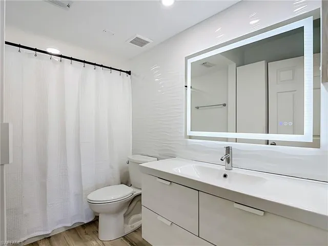 4079 Northlight Dr 2, Naples, Florida 34112