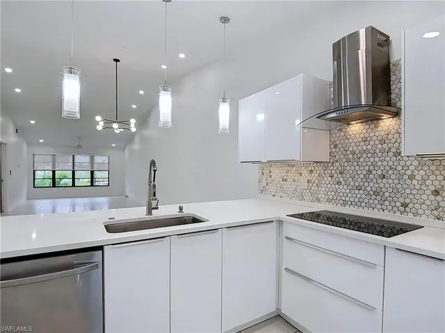 4079 Northlight Dr 2, Naples, Florida 34112