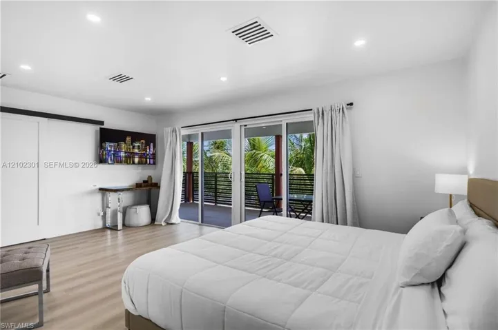 824 Rose Ct, Marco Island, Florida 34145