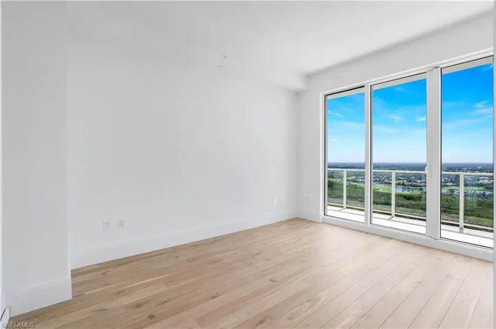 Den with another amazing view!