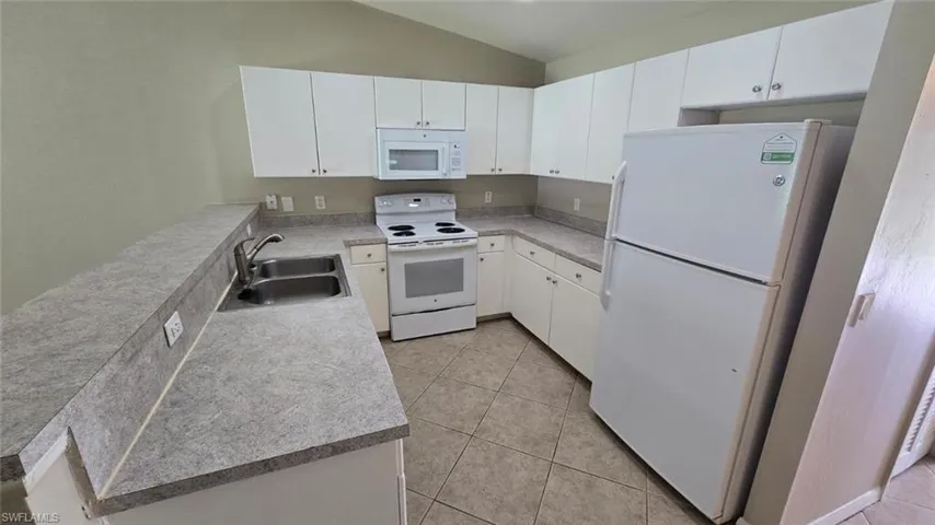2422 Joe Ave S, Lehigh Acres, Florida 33973