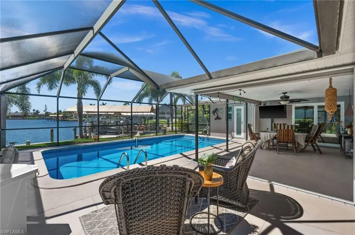 Large Lanai and lounge/sitting area.