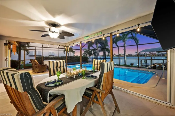 Enjoy entertaining in the evening on the patio