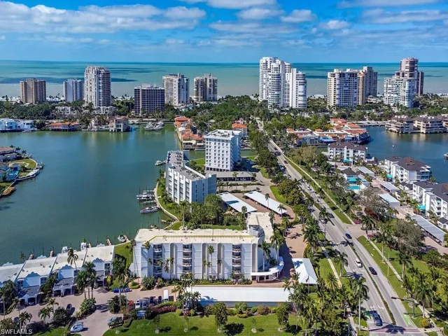 400 Park Shore Dr # 102, Naples, Florida 34103