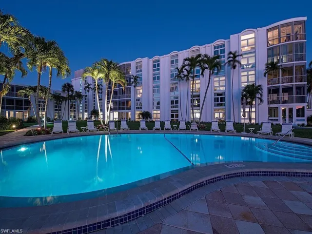 400 Park Shore Dr # 102, Naples, Florida 34103