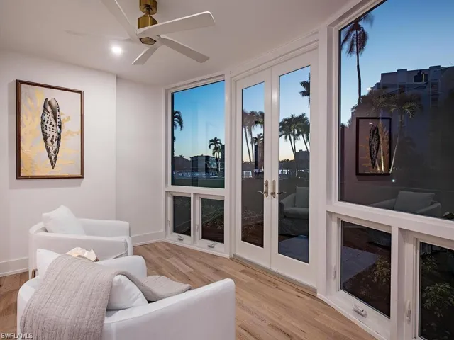 400 Park Shore Dr # 102, Naples, Florida 34103
