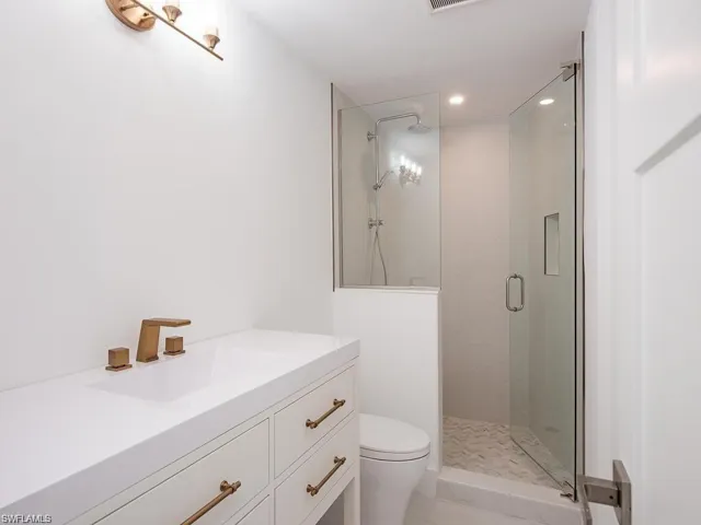 400 Park Shore Dr # 102, Naples, Florida 34103