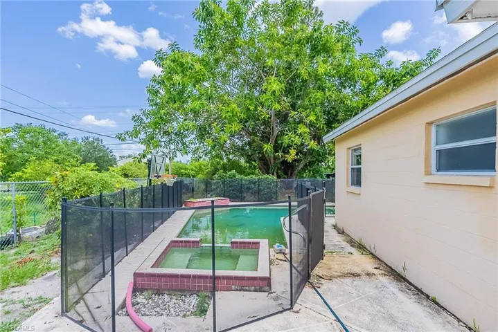 204  Alabama  CT, Lehigh Acres, FL 33936