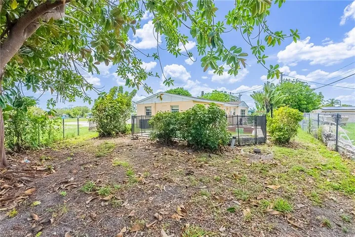 204  Alabama  CT, Lehigh Acres, FL 33936