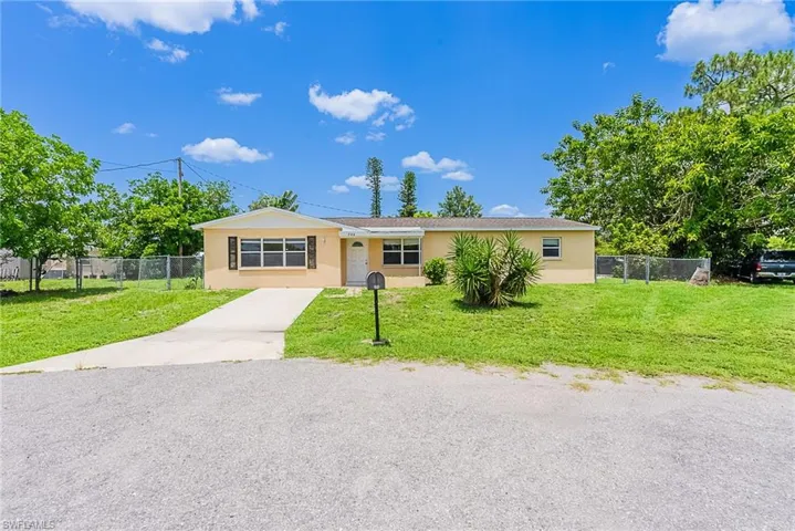 204  Alabama  CT, Lehigh Acres, FL 33936