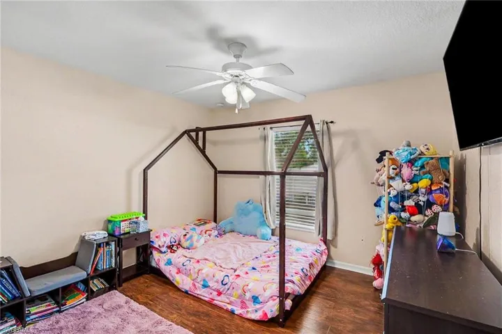 1419 Nw 20th St, Cape Coral, Florida 33993