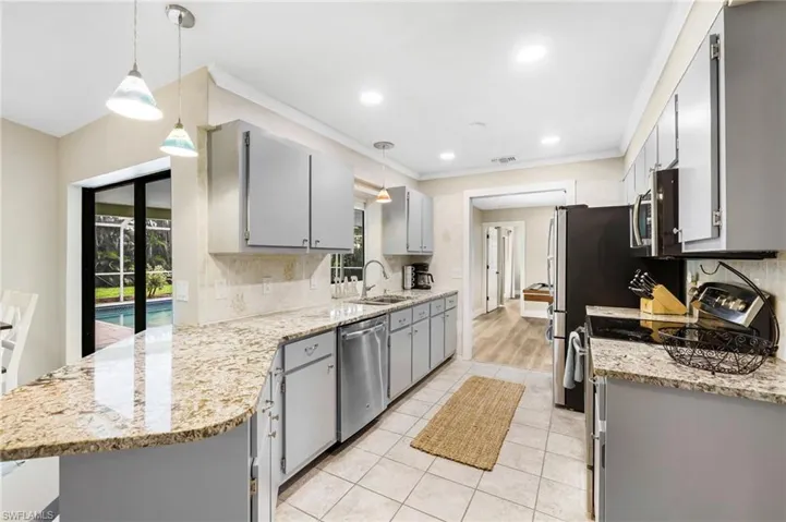 801 Sw 52nd St, Cape Coral, Florida 33914
