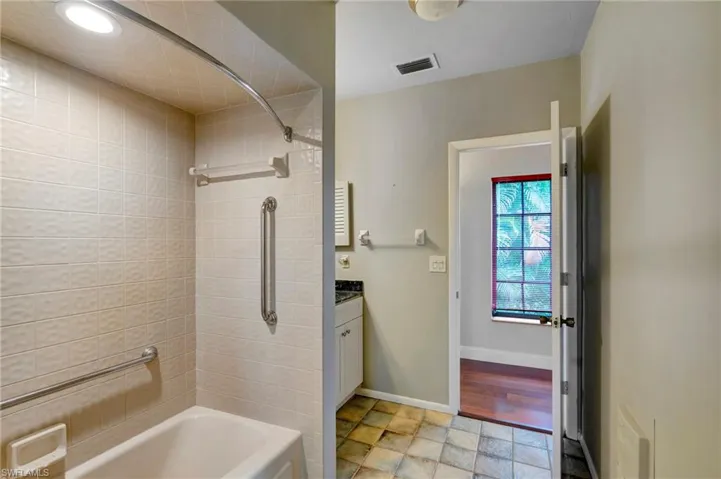 3209 W Riverside Dr, Fort Myers, Florida 33901