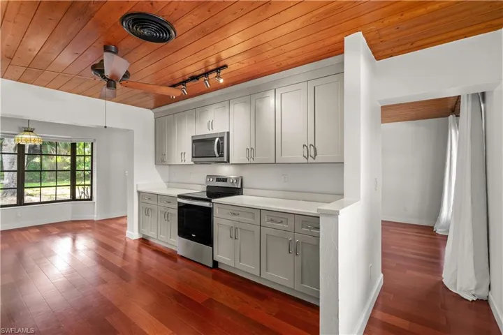 3209 W Riverside Dr, Fort Myers, Florida 33901