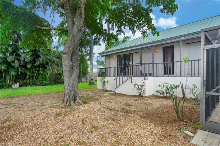 3209 W Riverside Dr, Fort Myers, Florida 33901
