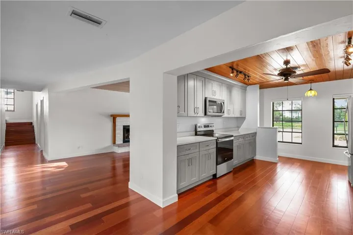 3209 W Riverside Dr, Fort Myers, Florida 33901