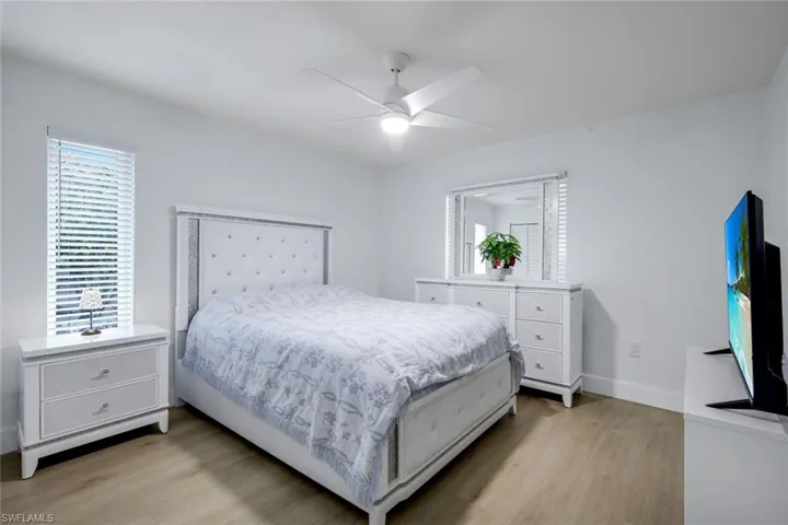 Guest bedroom.