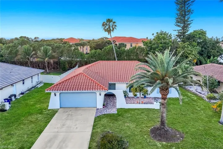 Welcome home to 27153 Edenbridge Court!