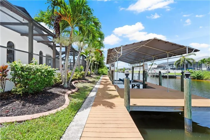 506 32nd Pl, Cape Coral, Florida 33993