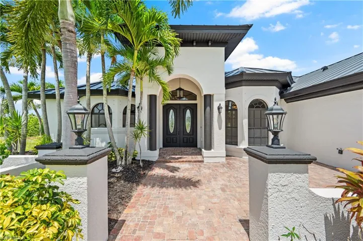 506 32nd Pl, Cape Coral, Florida 33993