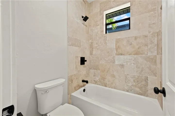 506 32nd Pl, Cape Coral, Florida 33993