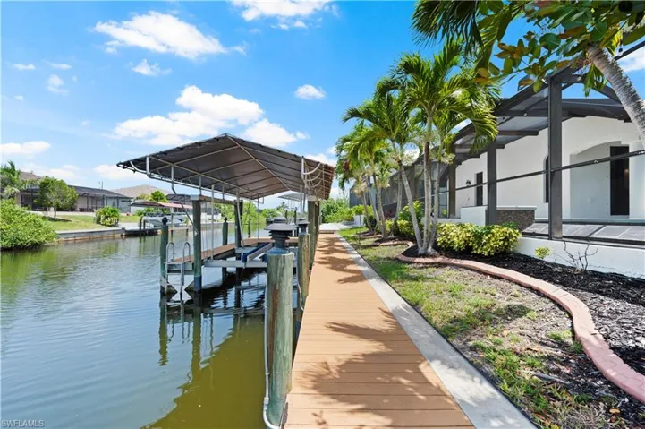506 32nd Pl, Cape Coral, Florida 33993