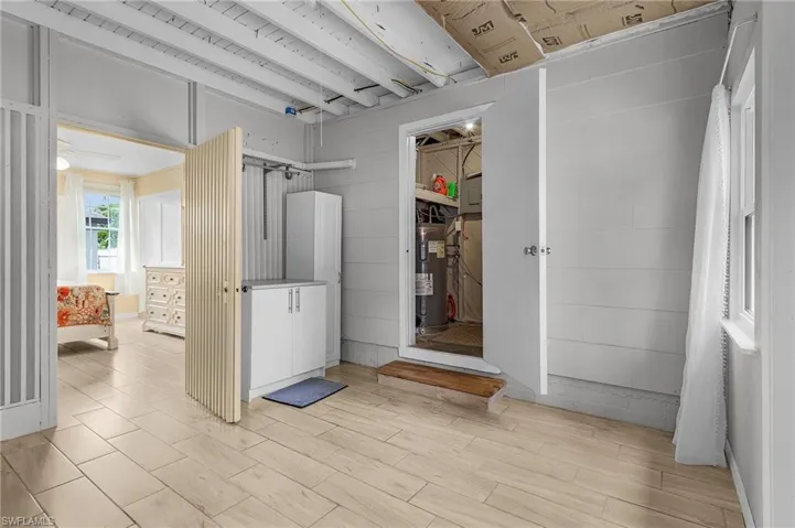 Storage & craft  room