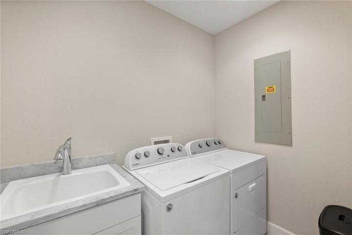 8016 Signature Club CIR # 101, NAPLES FL 34113