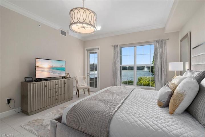 8016 Signature Club CIR # 101, NAPLES FL 34113