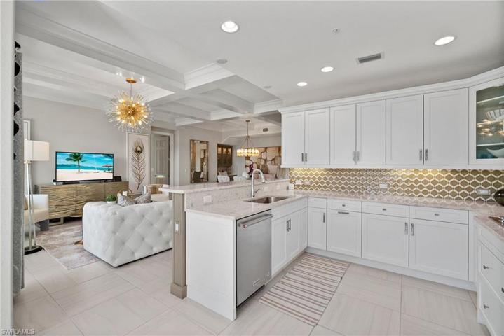 8016 Signature Club CIR # 101, NAPLES FL 34113