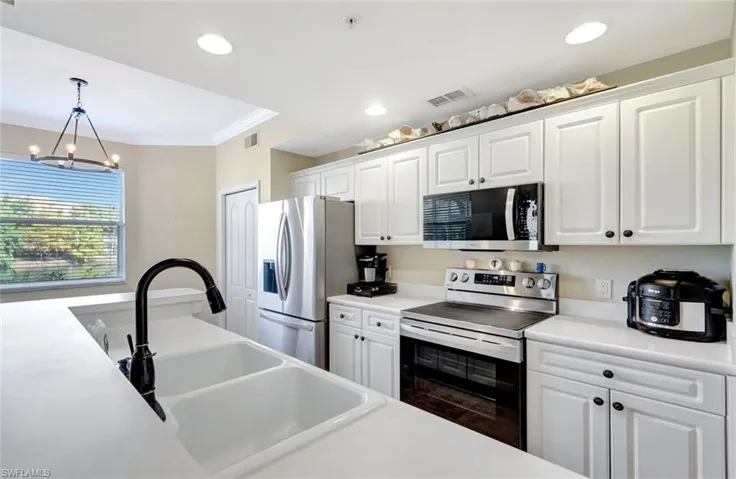 8310  Whiskey Preserve  CIR, Fort Myers, FL 33919