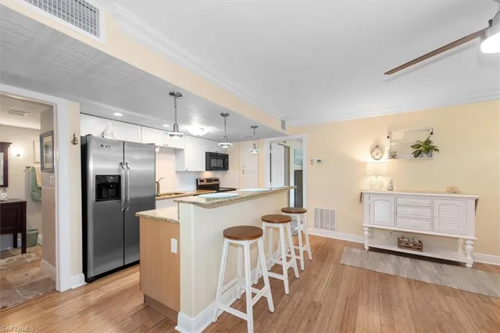 200 Palm Dr 4, Naples, Florida 34112