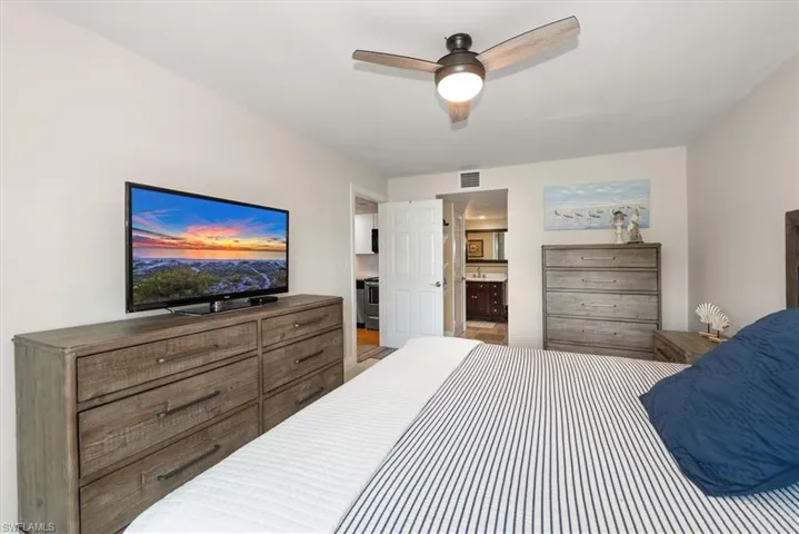 200 Palm Dr 4, Naples, Florida 34112