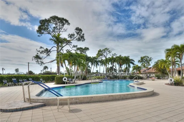 200 Palm Dr 4, Naples, Florida 34112