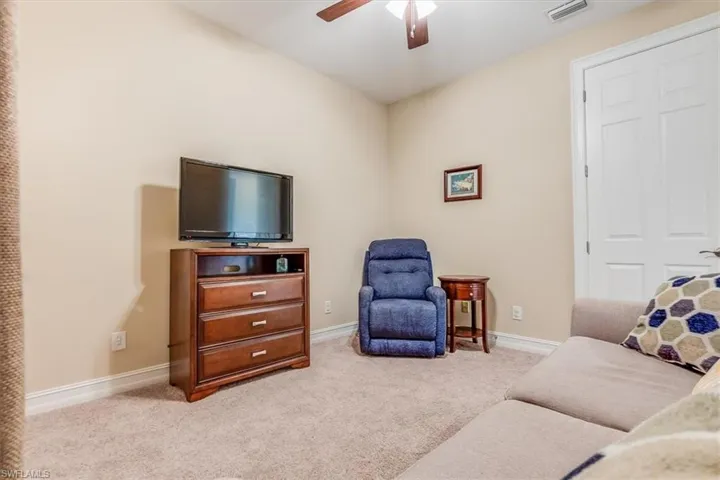3rd bedroom-used as den w/sleep sofa