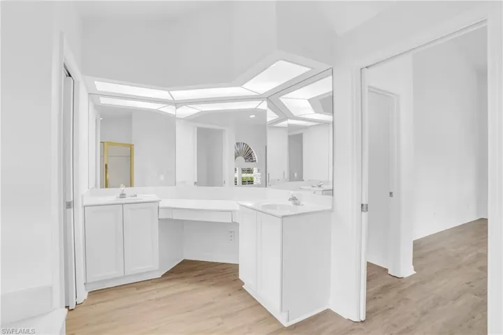 2357  Abbey  CT, Naples, FL 34112